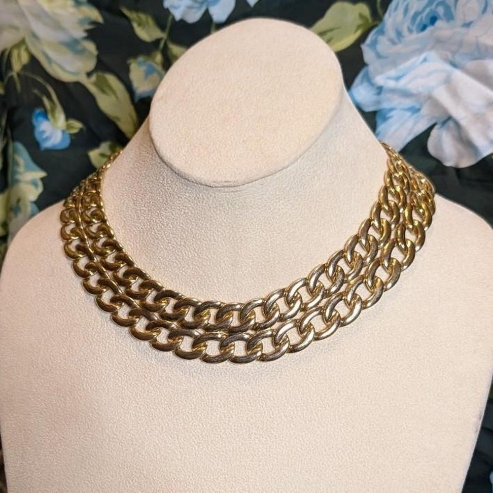 SOLD Chunky Gold Tone Chain Link Collar Necklace